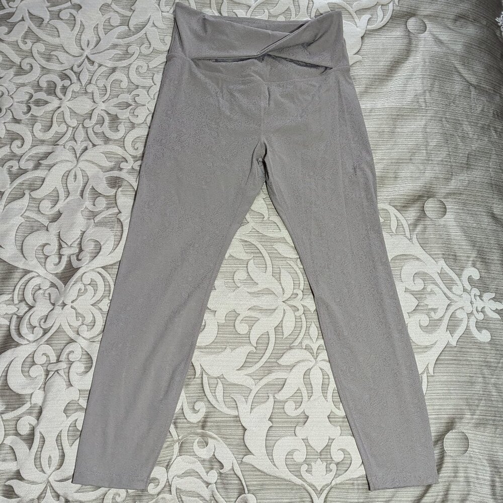 Zyia Cement Croise Crossover Waistband Hi Rise 7/8 Leggings, Size 6-8 - Picture 5 of 8